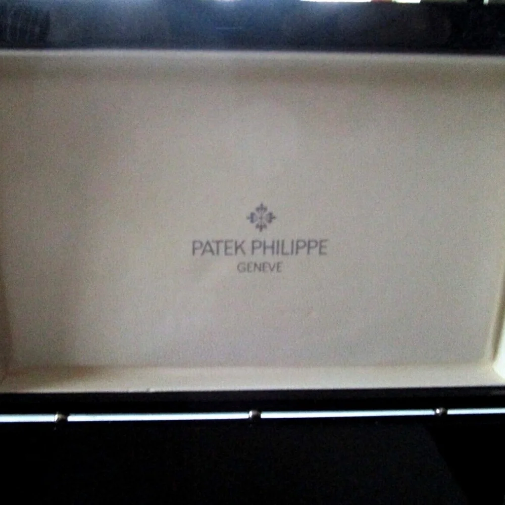 PATEK PHILIPPE ~ Geneva WRIST WATCH Display Box BEAUTIFUL Polished Wood - Picture 8 of 8